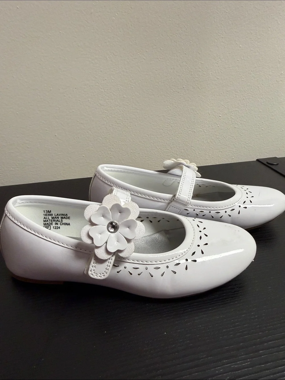 Girls' White Patent Mary Jane Dress Shoes with Floral Accent